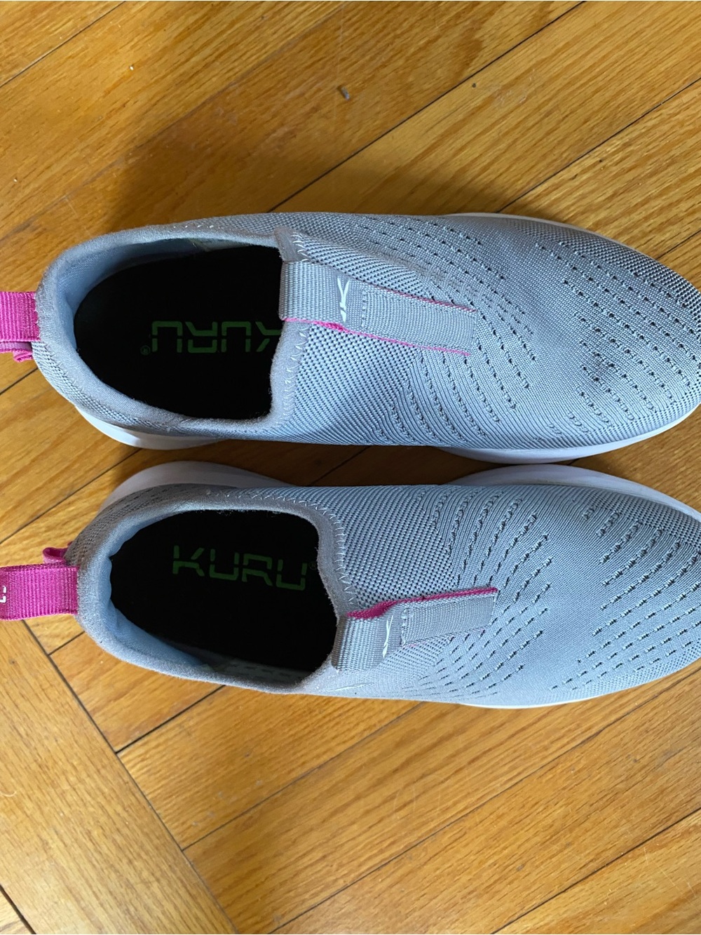 Kuru Slip-On Knit Sneakers in Gray with Pink Accent women’s sz 8 1/2 like new - Picture 2 of 11